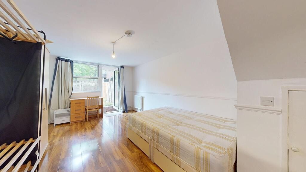 Property photo 1 of 27