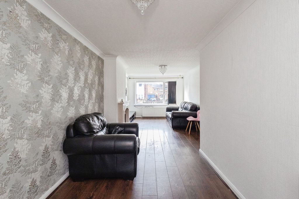 Property photo 3 of 16 Photo