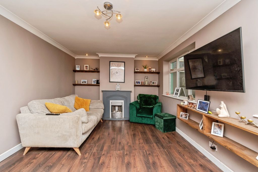 Property photo 3 of 18 Reception Room