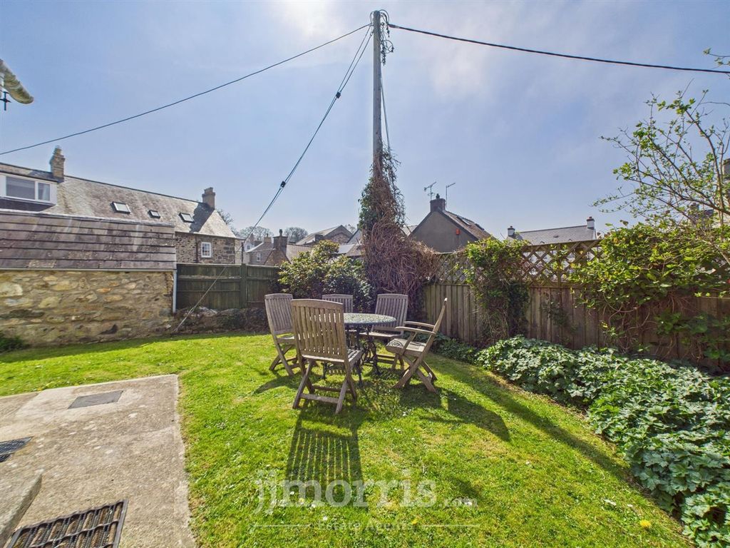 Property photo 2 of 27