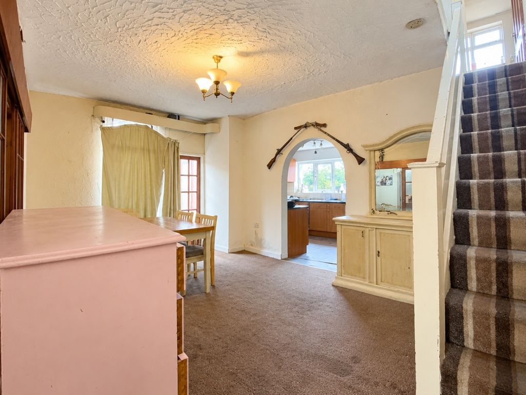 Property photo 3 of 18 5903025