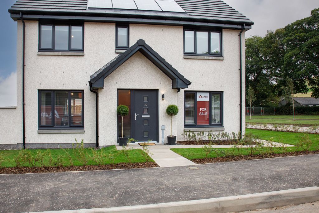 Property photo 2 of 18