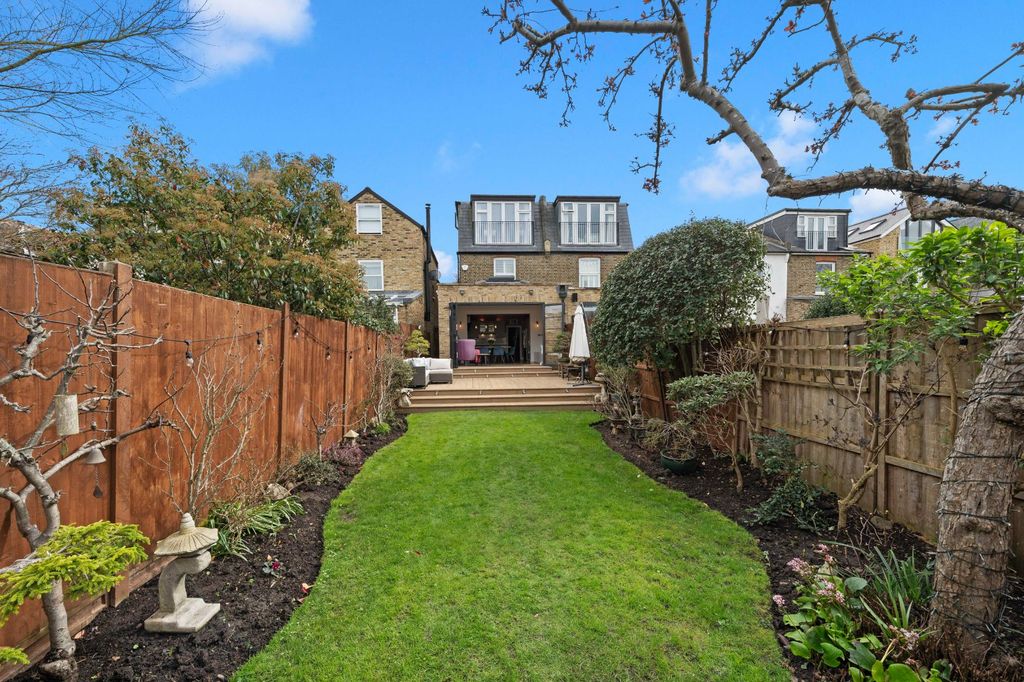 Property photo 2 of 28 Picture No. 30