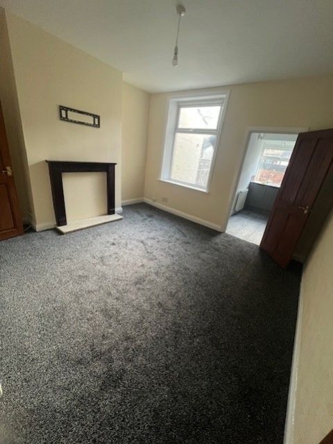 Property photo 3 of 8 Urban Eco Refurb 02.12 (4)