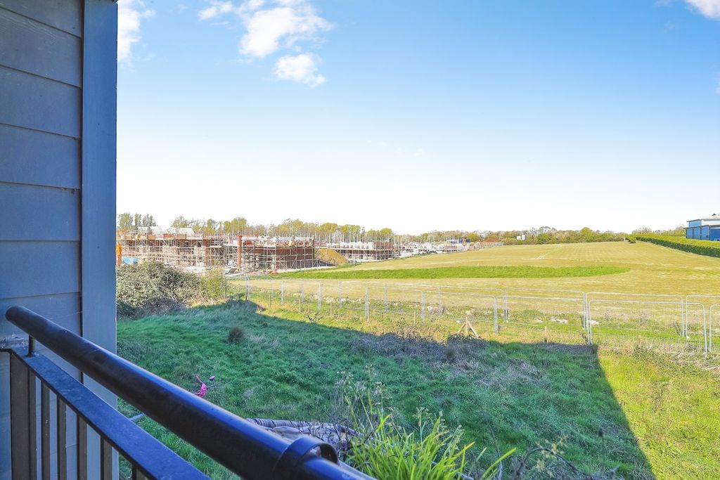 Property photo 3 of 18 Pbox-Img.Jpg