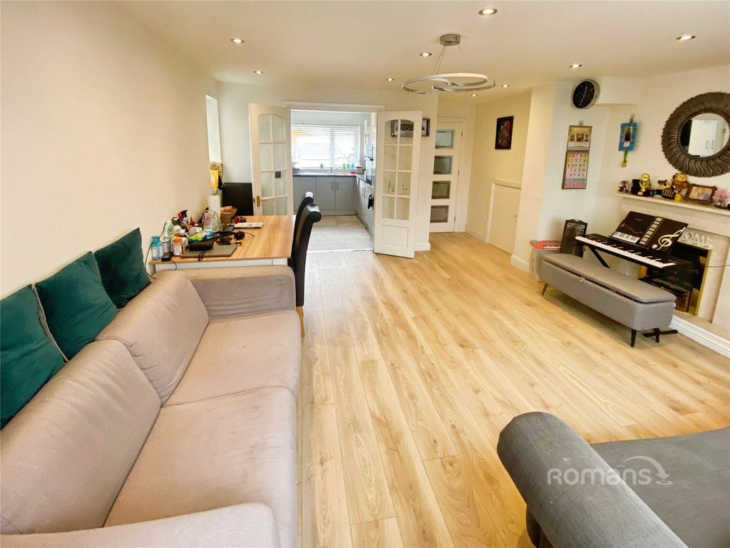 Property photo 3 of 9 Picture No. 06