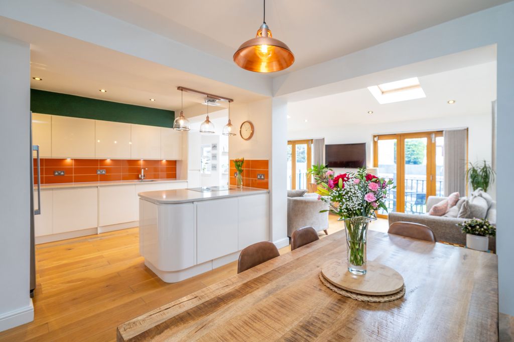 Property photo 1 of 33