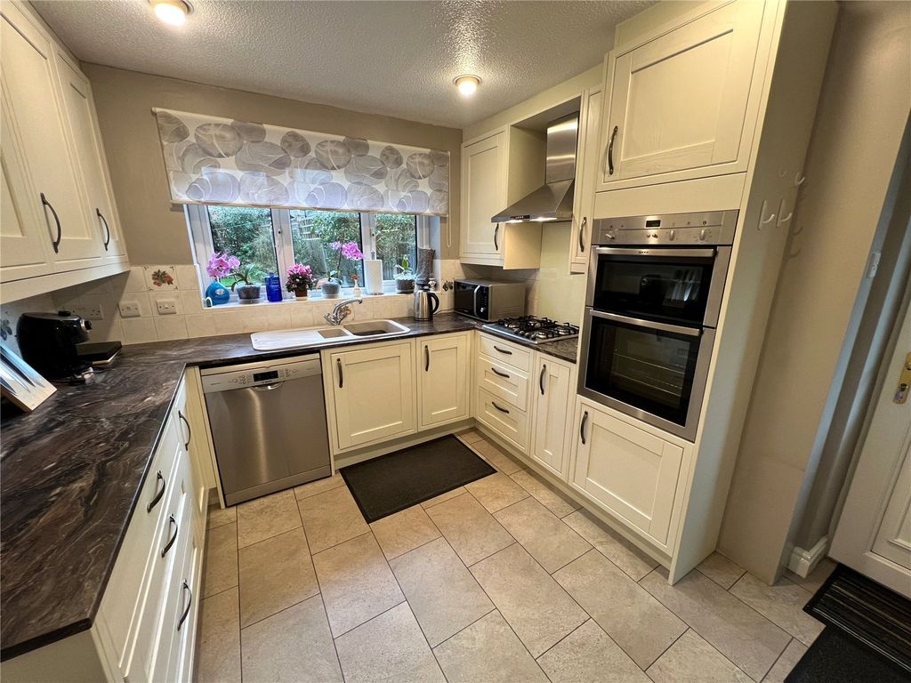 Property photo 2 of 12 Kitchen