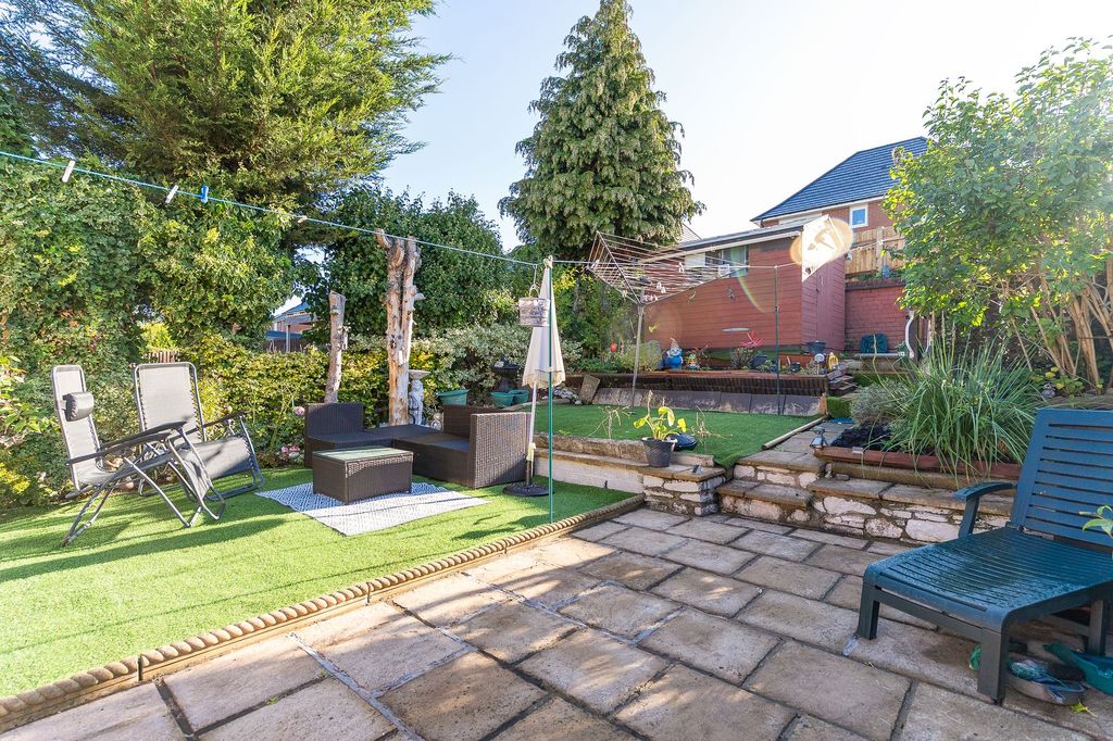 Property photo 2 of 19