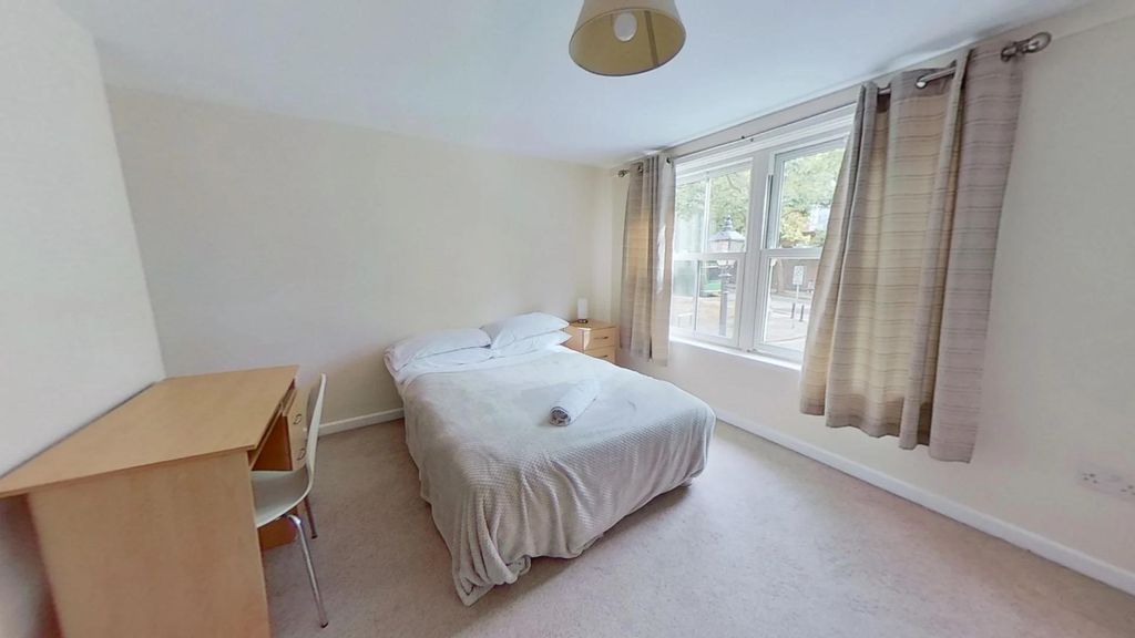 Property photo 1 of 8 1st Floor Front.Jpg