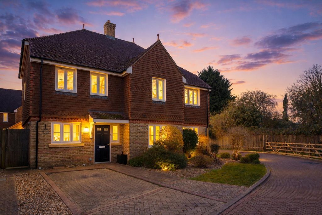 Property photo 1 of 17 3 Millfield Close Twilight.Jpg