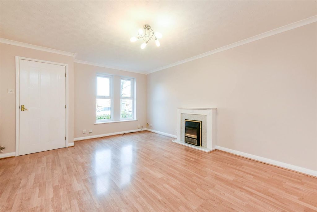 Property photo 2 of 21 Lounge