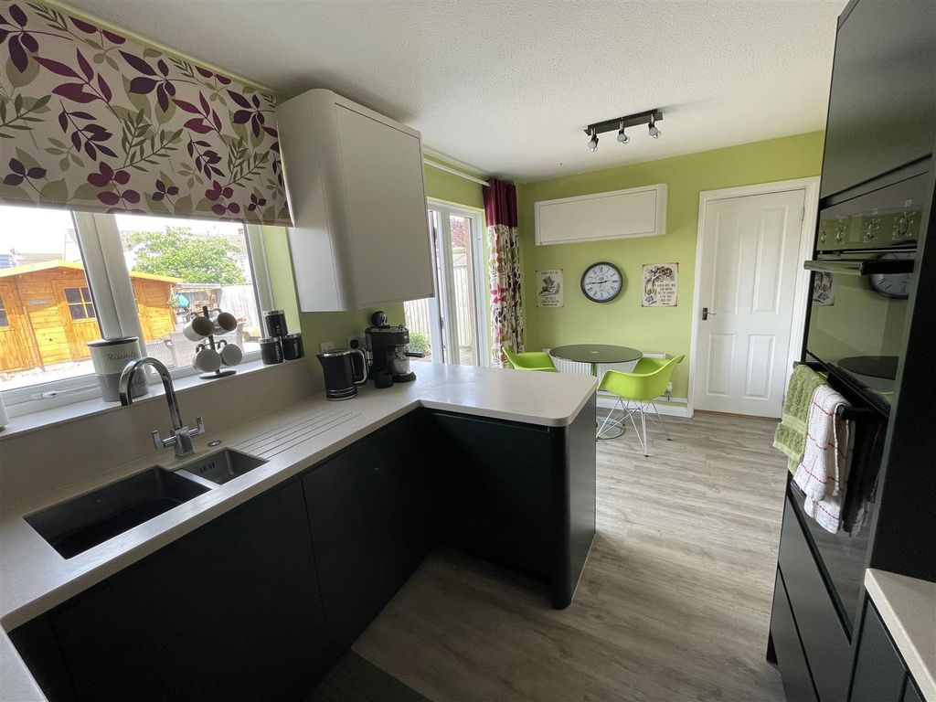 Property photo 2 of 36