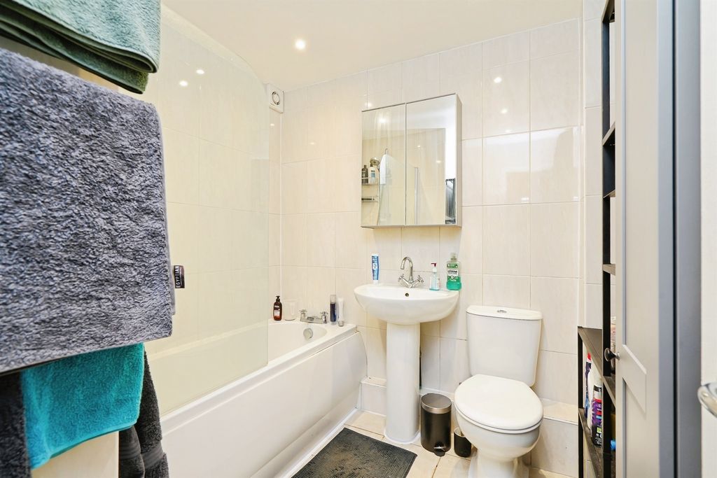 Additional image 10 of 2 bed maisonette for saleFleet Way, Didcot OX11