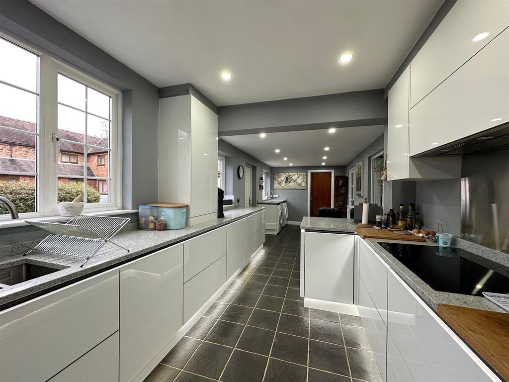 Property photo 3 of 48 7.Jpg