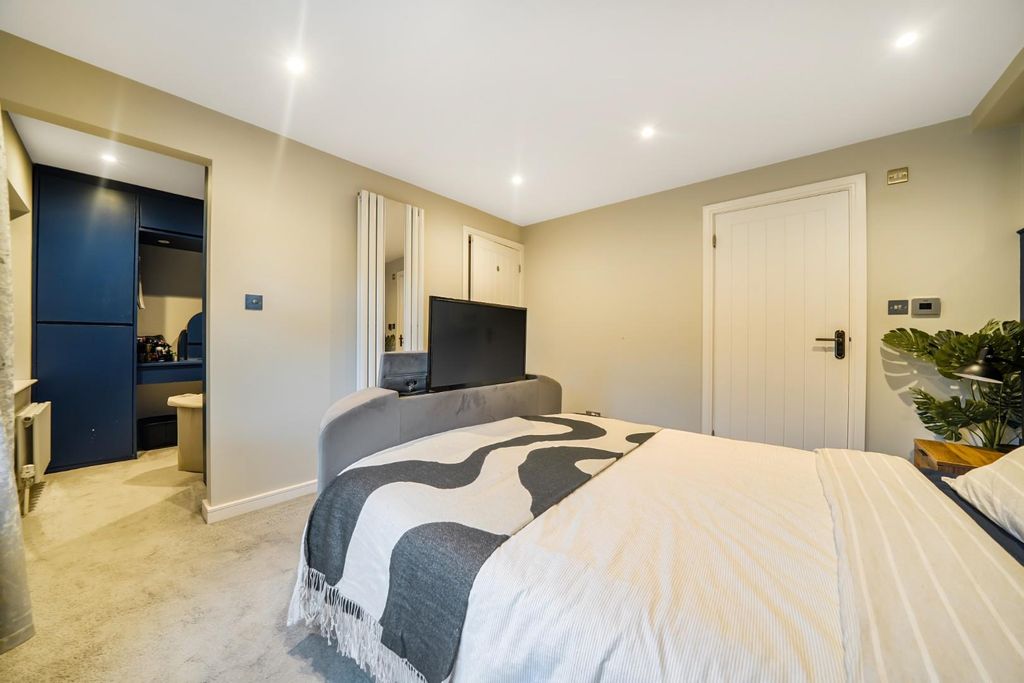 Property photo 1 of 20 1404561-15-69739Eb7839c4.Jpg