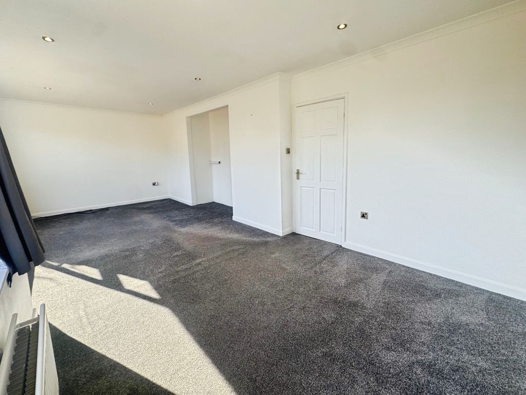 Property photo 3 of 21 Image