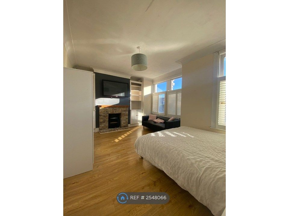 Property photo 1 of 3