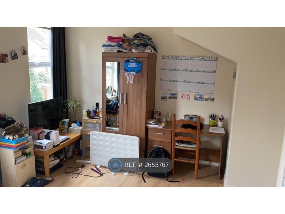 Property photo 3 of 9 Bedroom 2