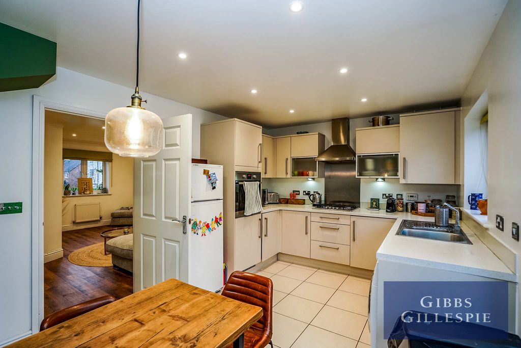 Property photo 2 of 10 1