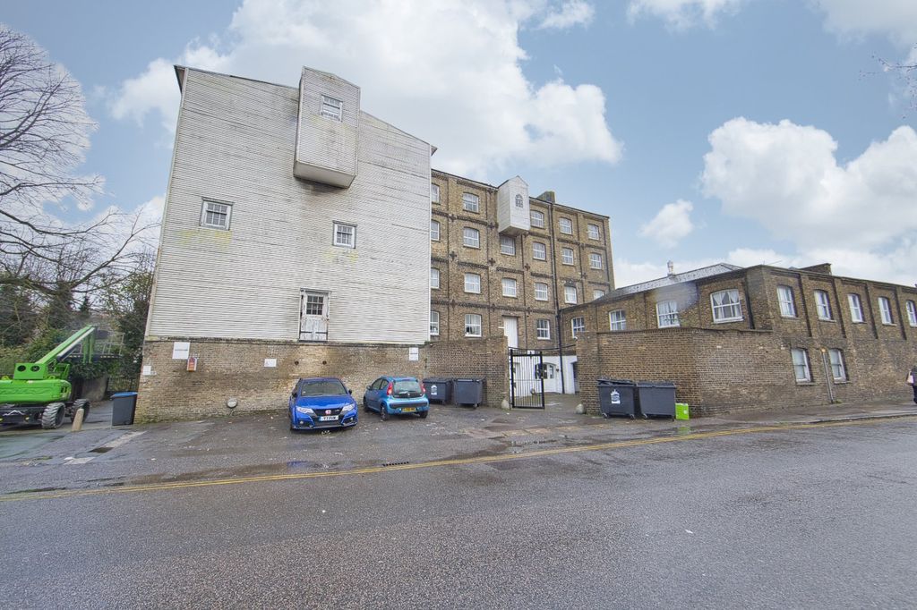 Property photo 1 of 8 Picture 1