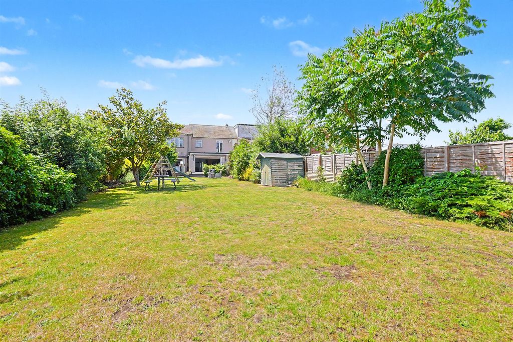 Property photo 2 of 25