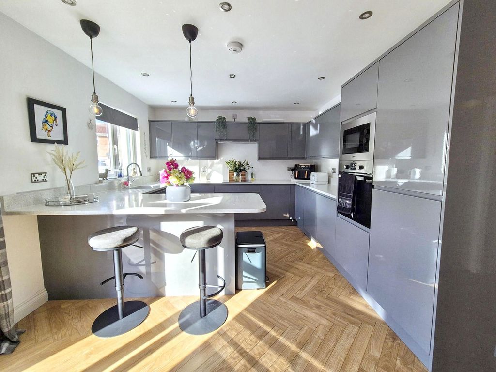 Property photo 3 of 30