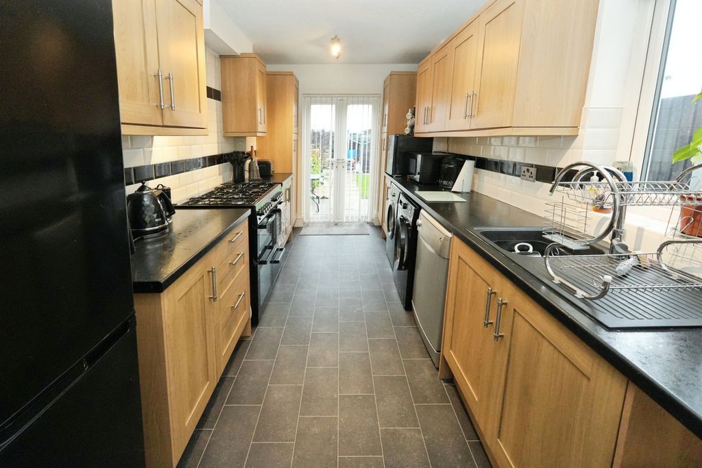 Property photo 2 of 22 Kitchen