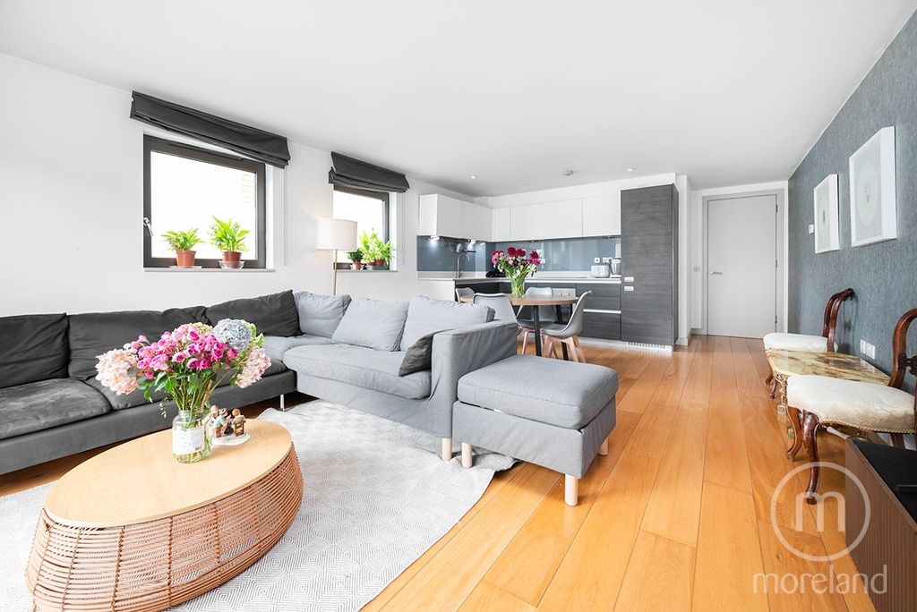 Property photo 2 of 13 4684833