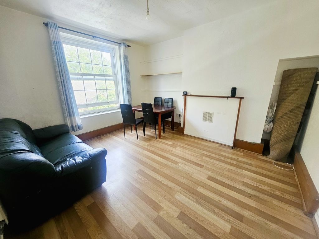 Property photo 2 of 10 Gallery