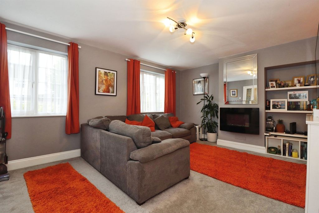 Property photo 2 of 16