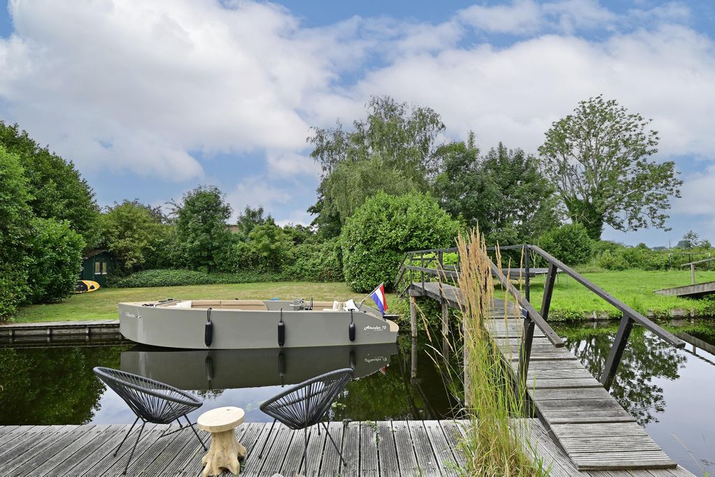 Property photo 3 of 44