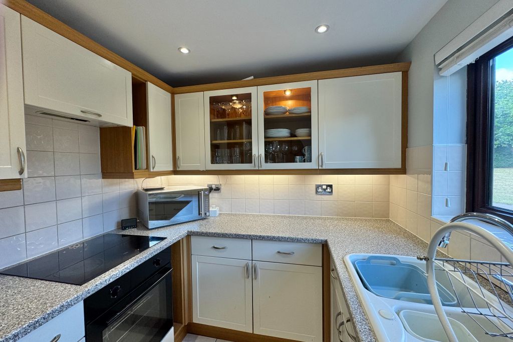 Property photo 2 of 14 Kitchen