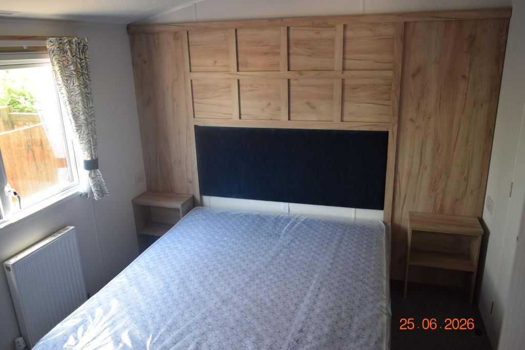 Property photo 2 of 9 Main Bedroom