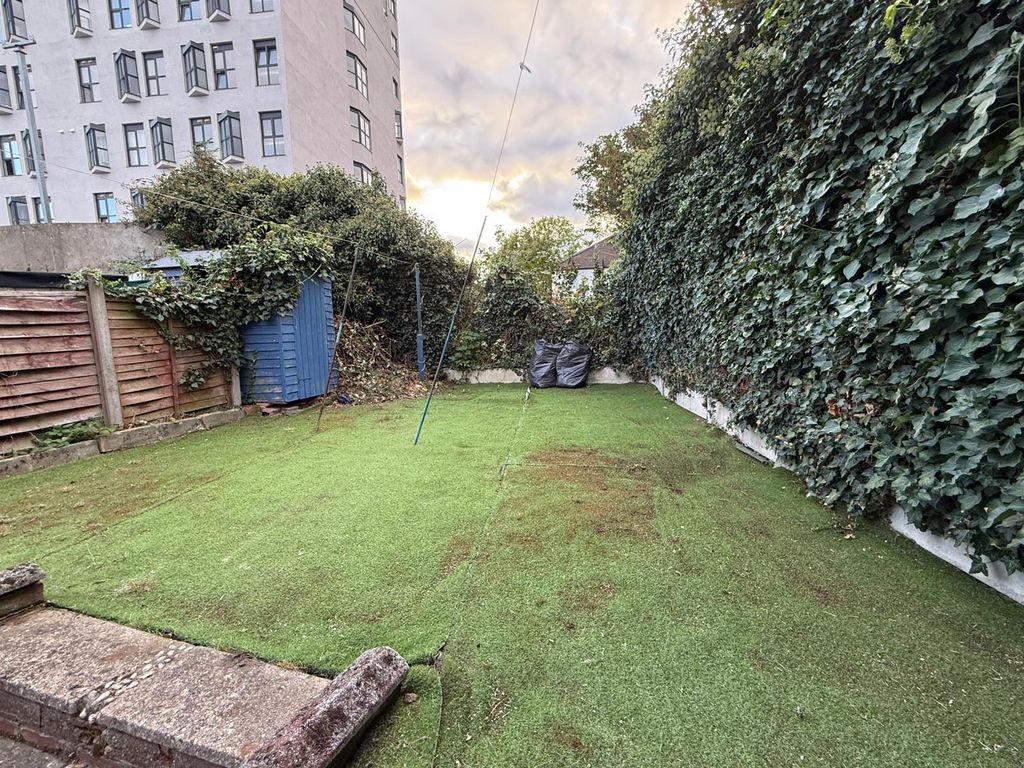 Property photo 3 of 11 Gallery