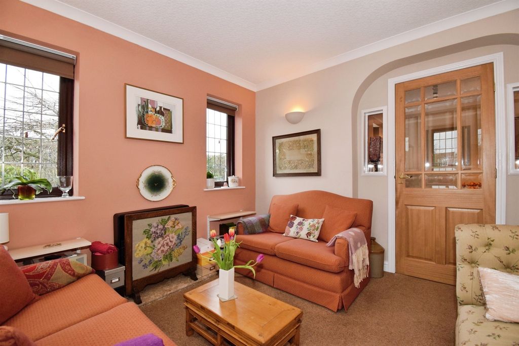 Property photo 2 of 17