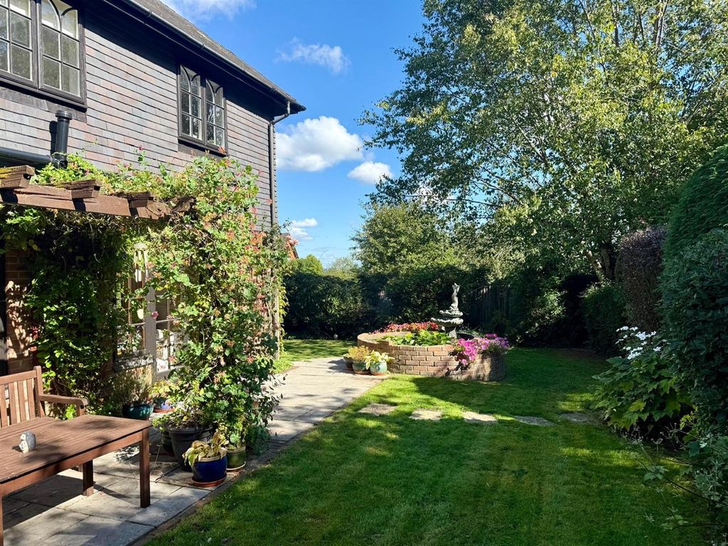 Property photo 3 of 24 0Dca8E7F-2Fa2-40F3-8E19-E947B1784d63.Jpeg