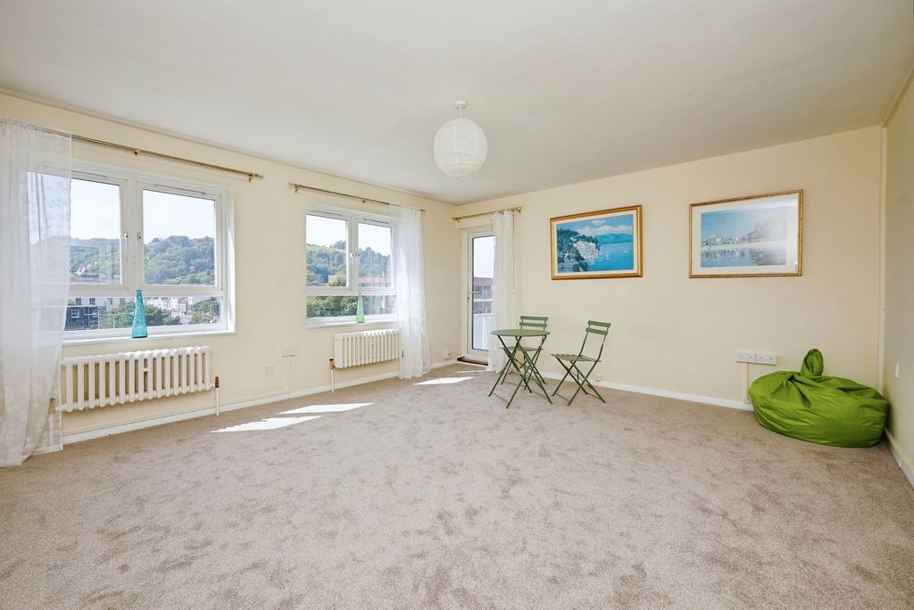 Property photo 2 of 12 Pbox-Img.Jpg