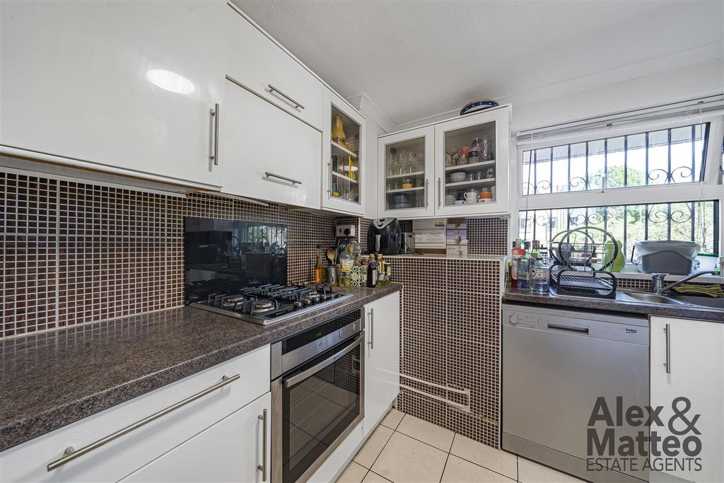 Property photo 3 of 14 Westlake