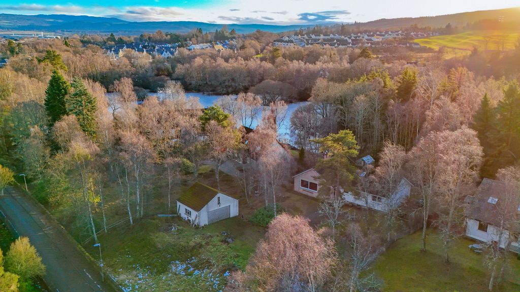 Property photo 2 of 38