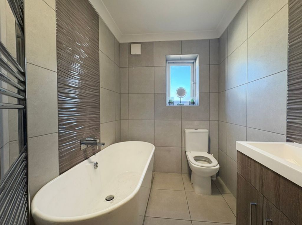 Property photo 3 of 3