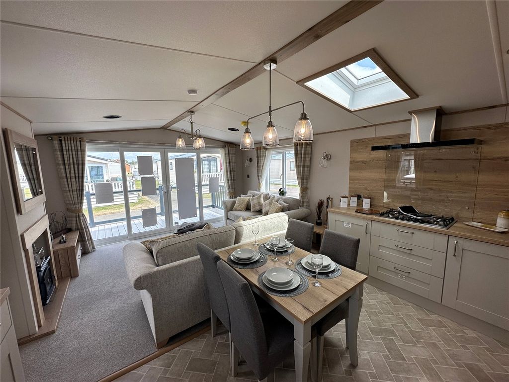 Property photo 1 of 8 Living/Dining/Kitche