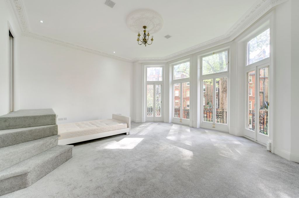 Property photo 1 of 5 36i Egerton Gardens 373153 Rec2