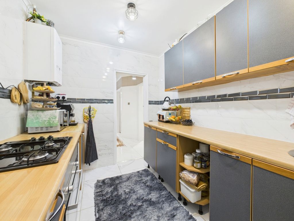 Property photo 3 of 12 Photo 8