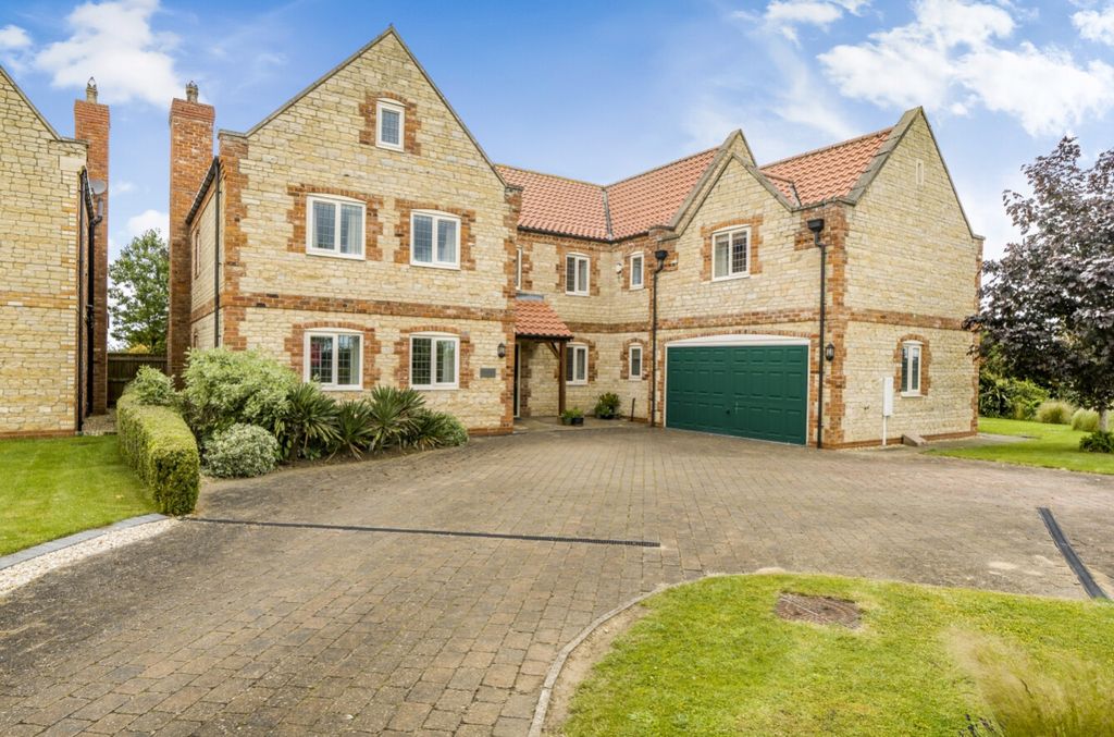 Property photo 1 of 23 1147692 (1)