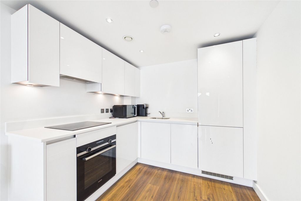 Property photo 3 of 7 Picture No. 11