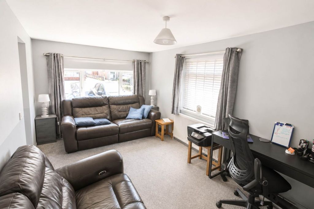 Property photo 2 of 18