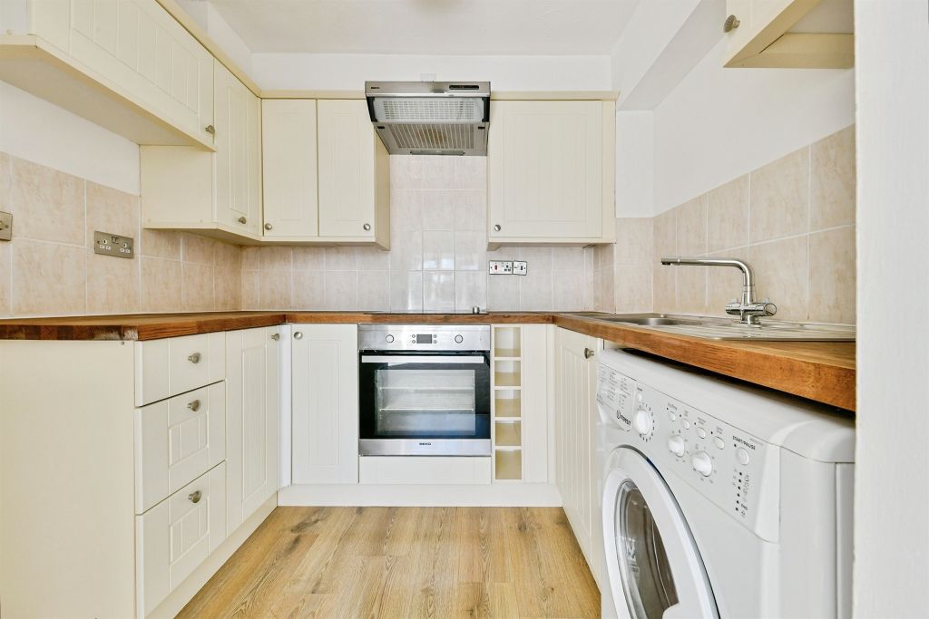 Property photo 2 of 20