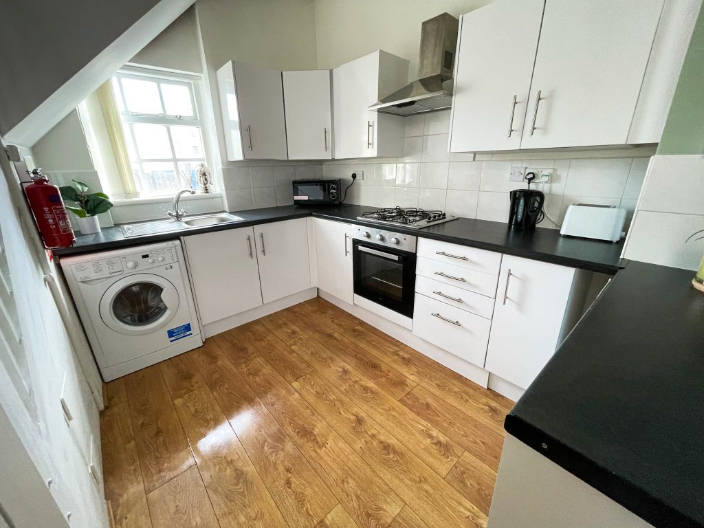 Property photo 3 of 8 File_011