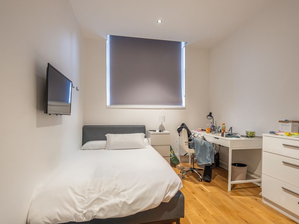 Property photo 3 of 6 3707613